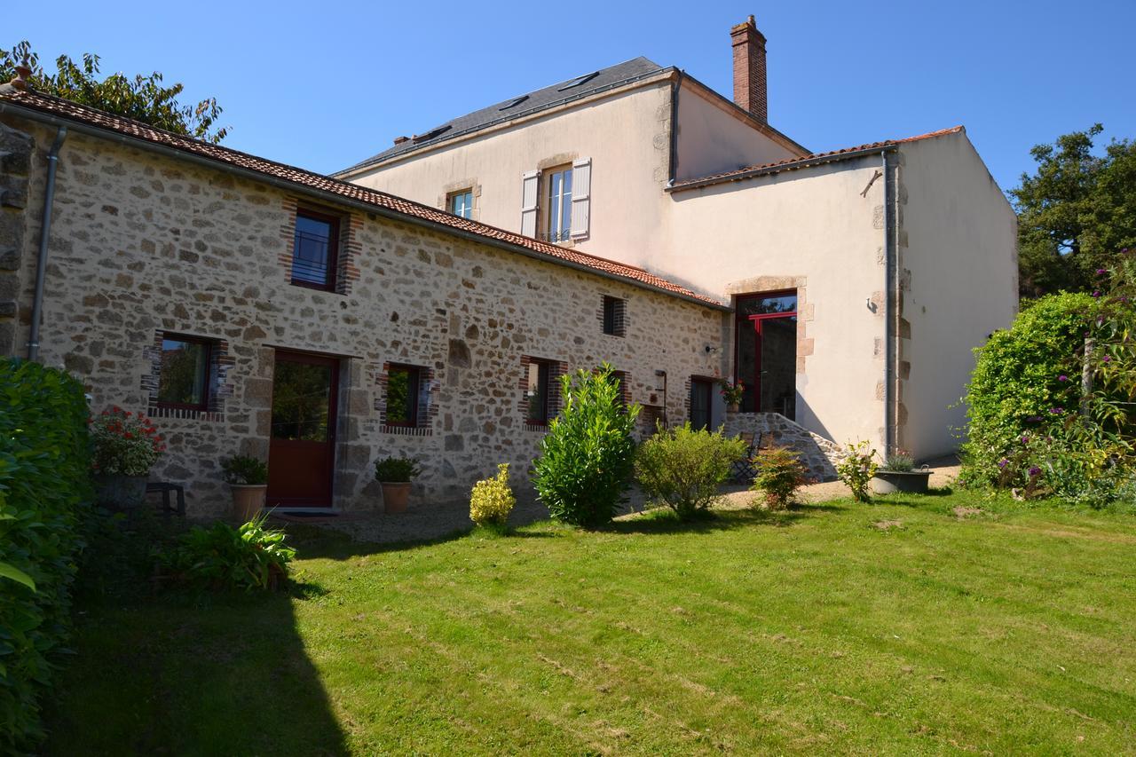 Demeure du Castel Bed and Breakfast Les Châtelliers-Châteaumur Buitenkant foto